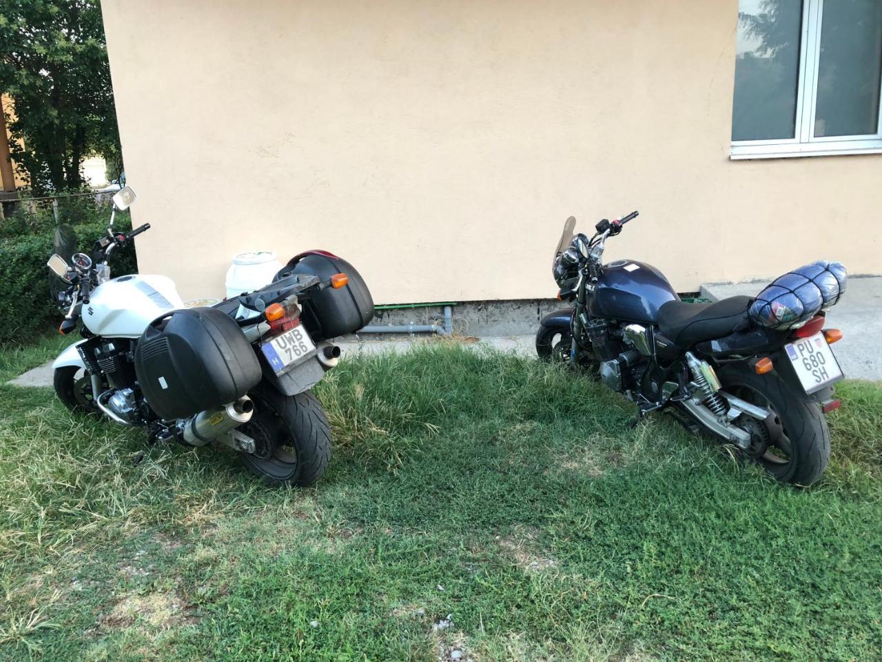 Guest House Vukovic Подгорица Екстериор снимка
